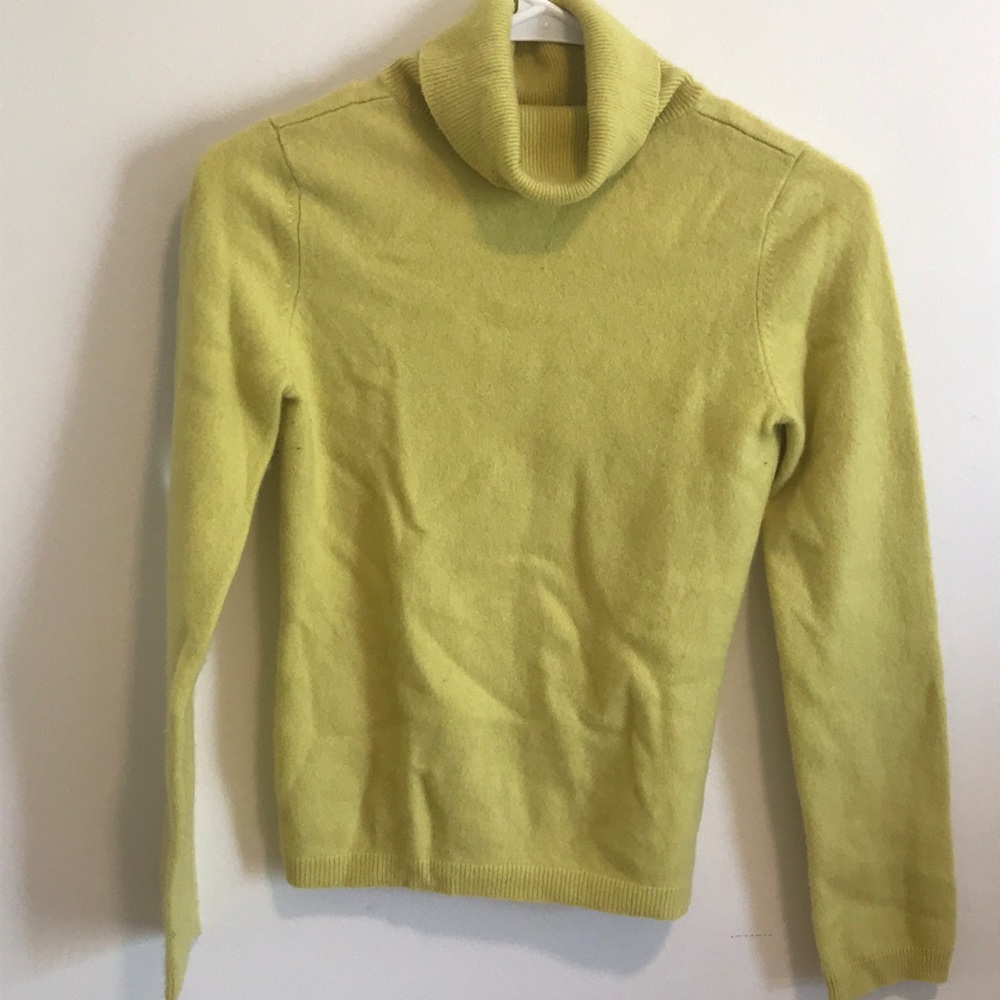 Never worn. Cashmere yellow green BCBG Turtle neck